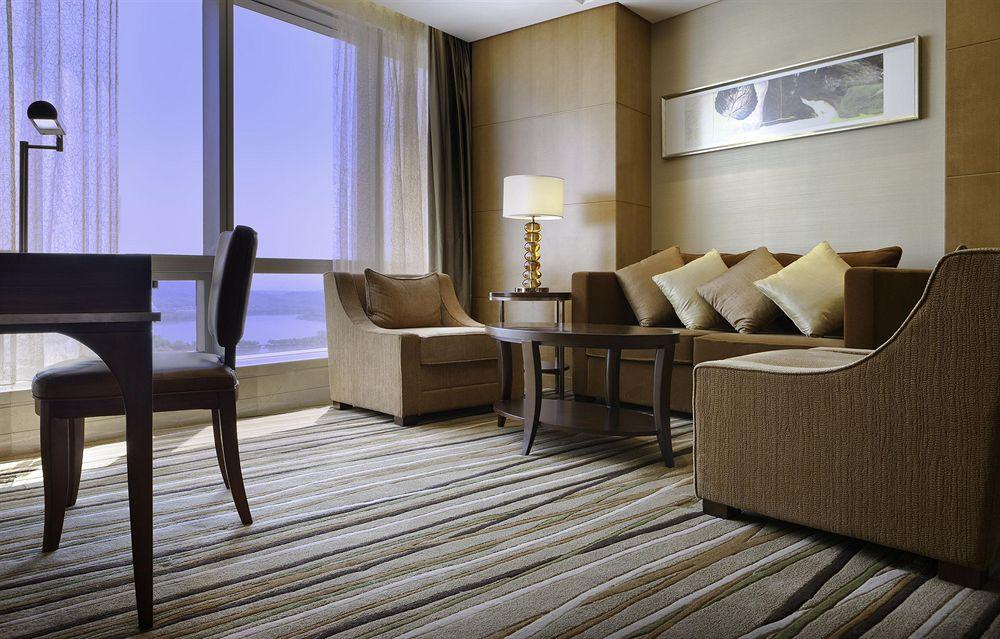 The Westin Nanjing Xuanwu Lake Esterno foto