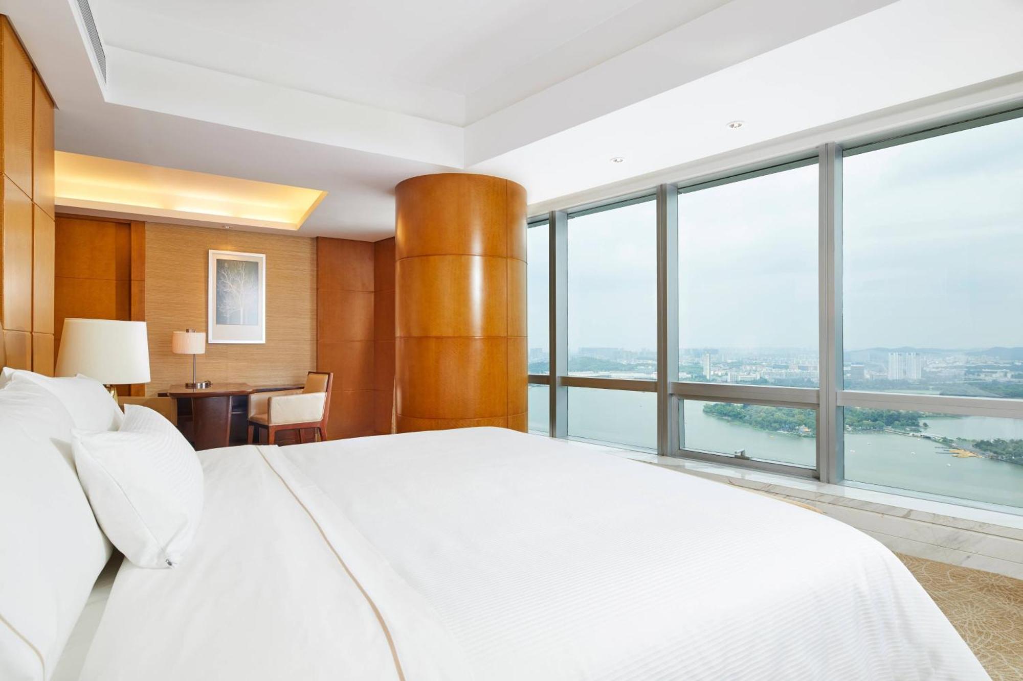 The Westin Nanjing Xuanwu Lake Esterno foto