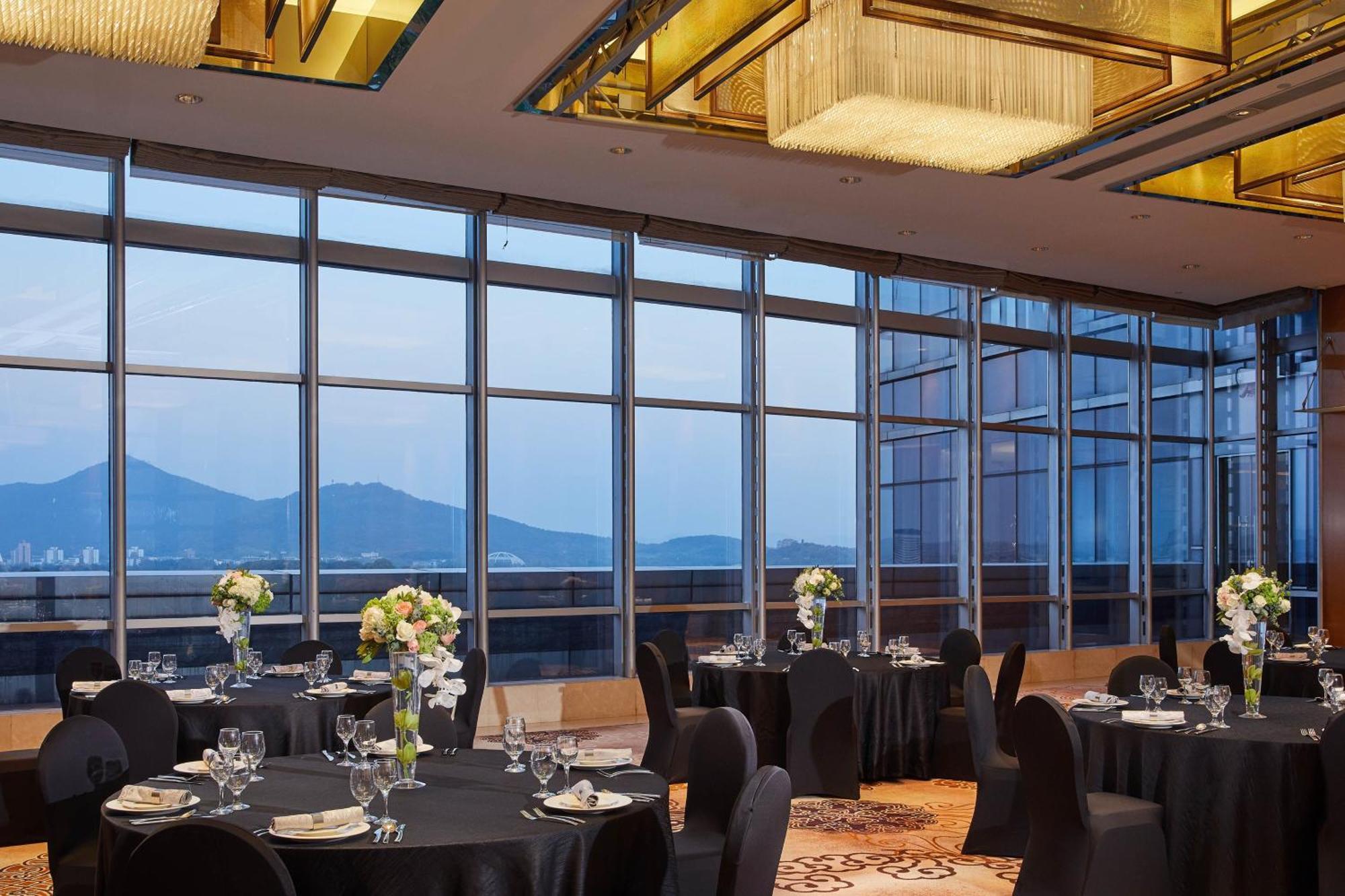 The Westin Nanjing Xuanwu Lake Esterno foto