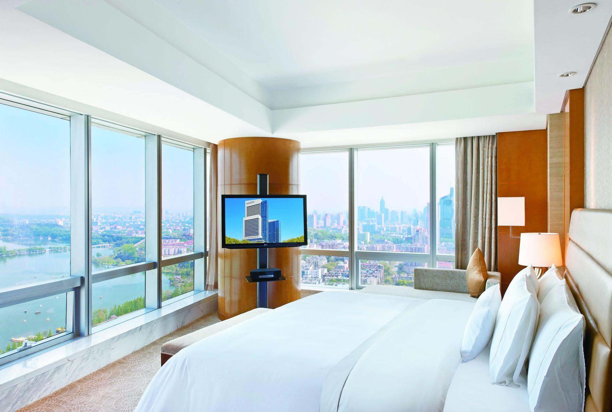The Westin Nanjing Xuanwu Lake Esterno foto